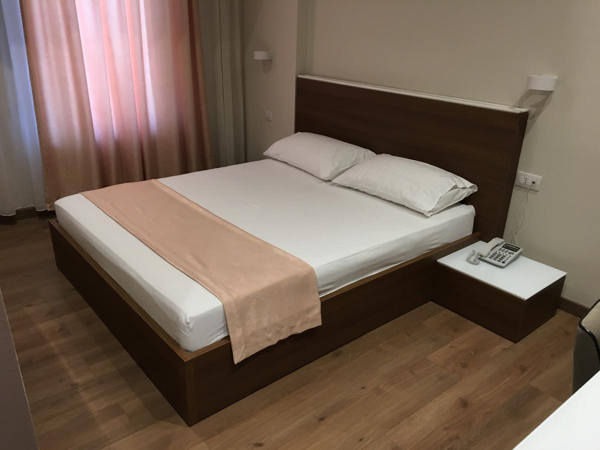Soleo Hotel Tiranë Ngoại thất bức ảnh